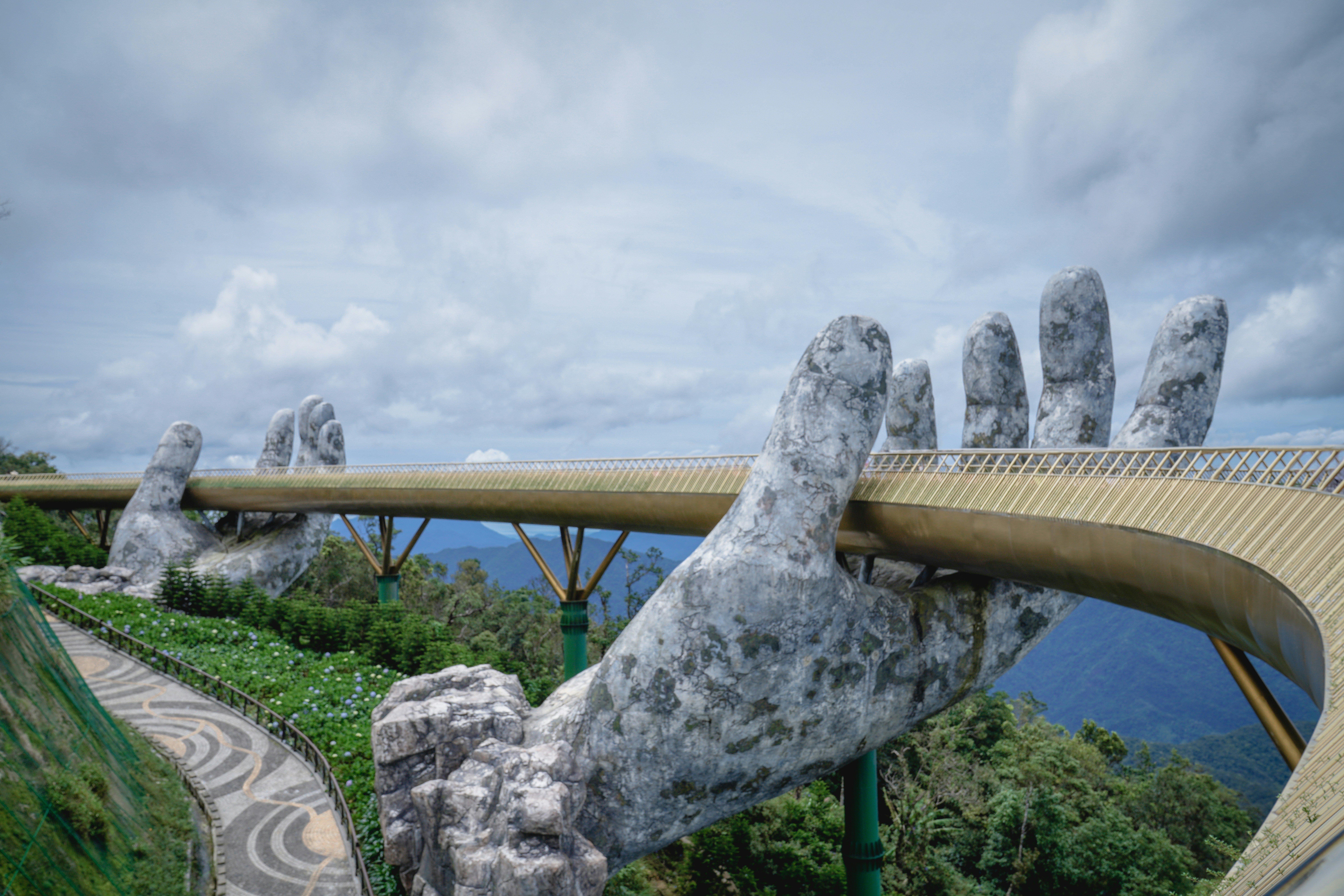 Vietnam 8-Day Highlights Express — Ho Chi Minh, Da Nang (Hoi An & Ba Na), Hanoi & Halong Bay Day Cruise 